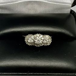 14k 14kt yellow gold halo diamond ladies ring 