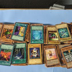 Yu-Gi-Oh Lot 1000 Cards Roughly