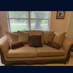 Comfortable well made Sofa (NON SMOKING home