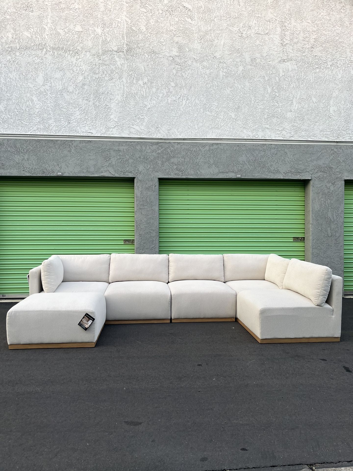 NEW Henredon Murphy Fabric Modular Sectional with Ottoman MSRP $1,999.99