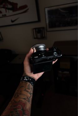Sony A6000 + 16-50mm Lens | 🔥🔥🔥🔥🔥