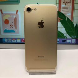 Iphone 7 32 gb unlocked With Store Warranty And Receipt 