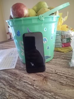 iPhone 16e