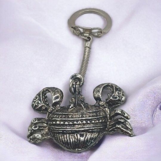 Crab Keychain Silverstone, stamped "Italy", 