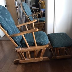 GLIDER CHAIR with ottoman glider (2 pieces) ) for new moms (and dads), fabric cushions, excellent condition, lightly used.