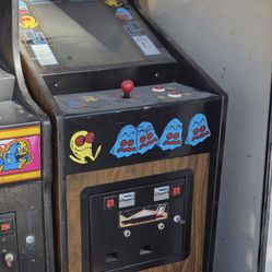 Pacman Cabaret Arcade Machine