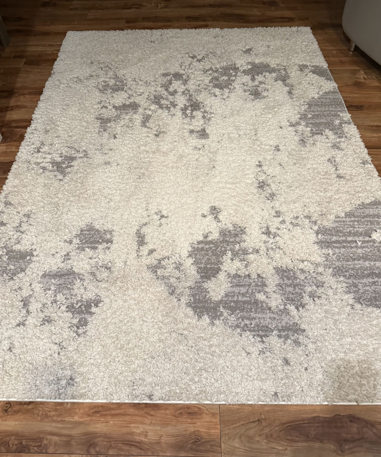 Rug !!! 5 X 7