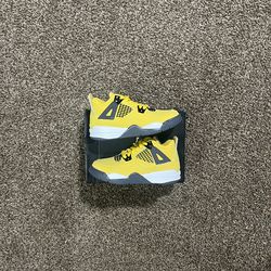 Jordan 4 Lightning Size 11C