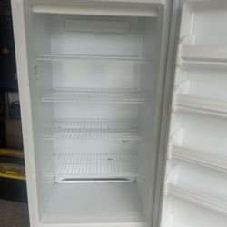 16.7 cuft Refrigerator (without freezer). Very clean!