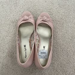 New American Eagle Women’s Pink Shoes 8 1/2