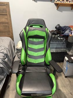 DXRacer Gaming Chair