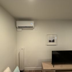 12,000 BTU Mini Split – Heating & Cooling