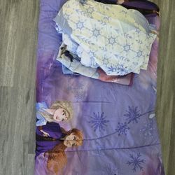 Twin Size Frozen Bedsheets