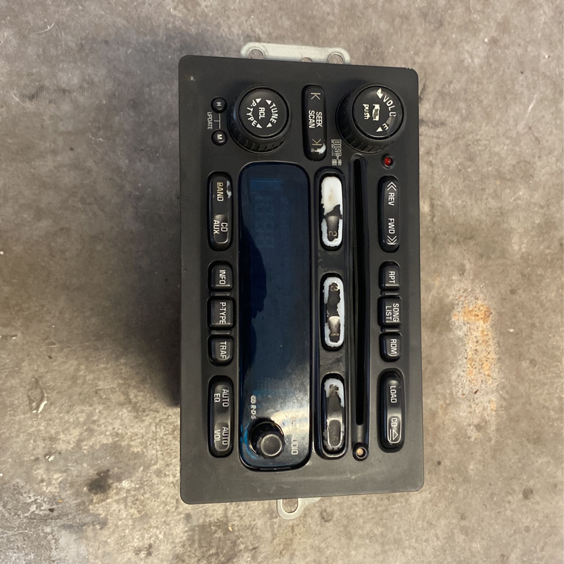 Factory Radio For 2002 Or 2003 Chevy Tahoe Or Suburban 