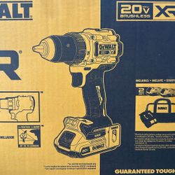 Dewalt Drill 2 Batteries And A Bag 