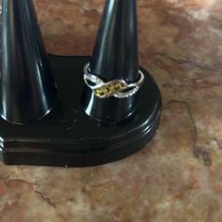 Silver. Mom. Ring. Size 9. New