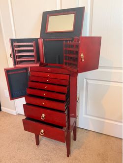 Lori Greiner - Jewelry Drawer / Box