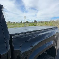 Tacoma Yitamotor Bed Cover TriFold