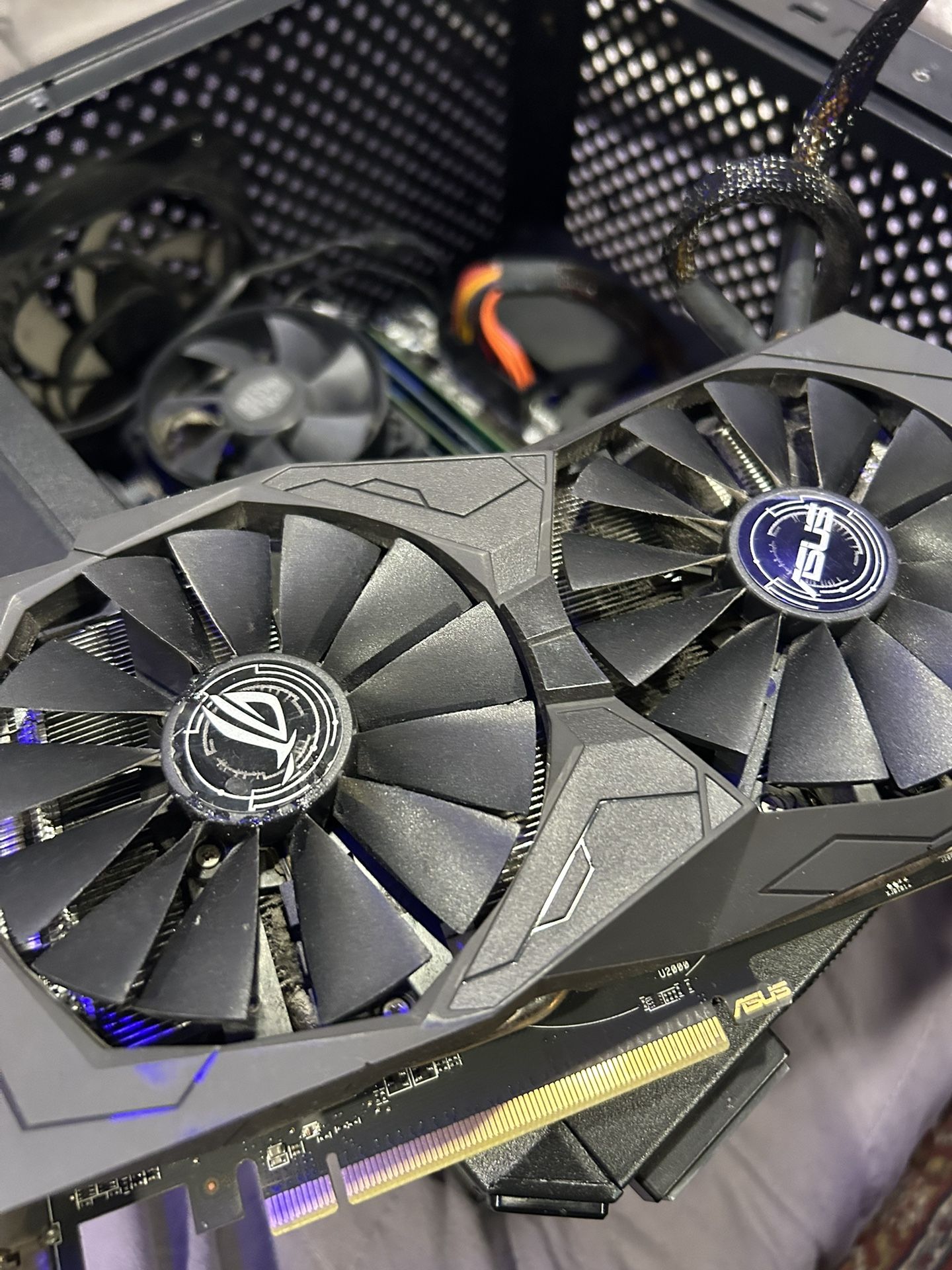 Asus ROG-STRIX-RX570-4G-GAMING