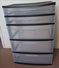 Cajonera de plastico grande con 5 cajones. Sterelite large plastic drawer with 5 tiers.