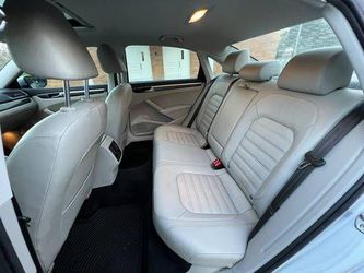 2017 Volkswagen Passat Thumbnail