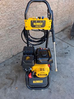 DEWALT GAS PRESSURE WASHER 3400 PSI