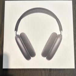 AirPods Max with Smart Case