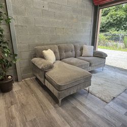 (Delivery) Small Grey Sectional Couch / Sofa With Chaise 