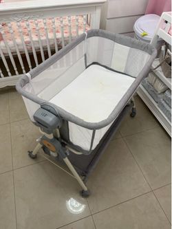 Baby Bedside Bassinet with Whees