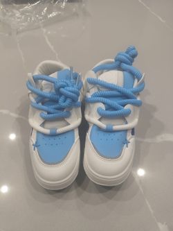 Size 7 or 8 men's low top sneakers $40