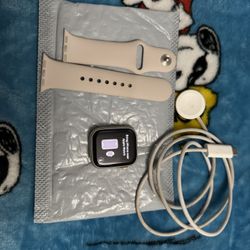 Apple Watch Series 9, 41mm Starlight 