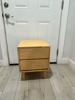 Modern Nightstand 16W x 16L x 22H inches