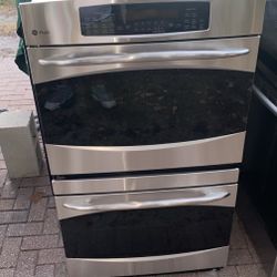 GE Profile 30” Built In Double True European Convection/ Thermal Wall Oven