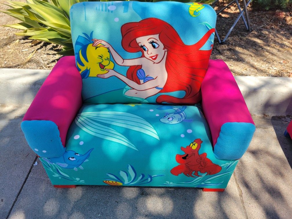 Little Mermaid Big Couch $$65 Sillon Grande