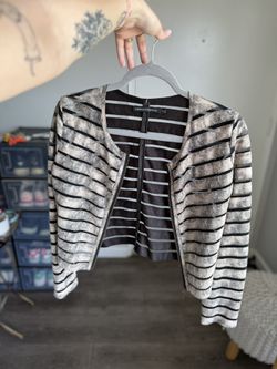 FOREIGN EXCHANGE - Short jacket with transparency (M).