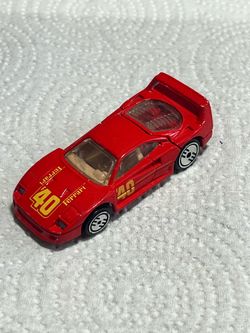 1988 HOT WHEELS FERRARI F40 RED 1:64 DIECAST CAR WITH OPENING HATCH Nice!