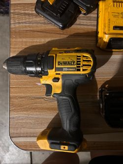 DEWALT 20V MAX Cordless 1/2" Compact Drill/Driver