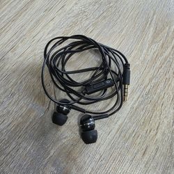 iHome Wired Earbuds Headphones to Aux 3.5mm Stereo Jack with Mic, Black