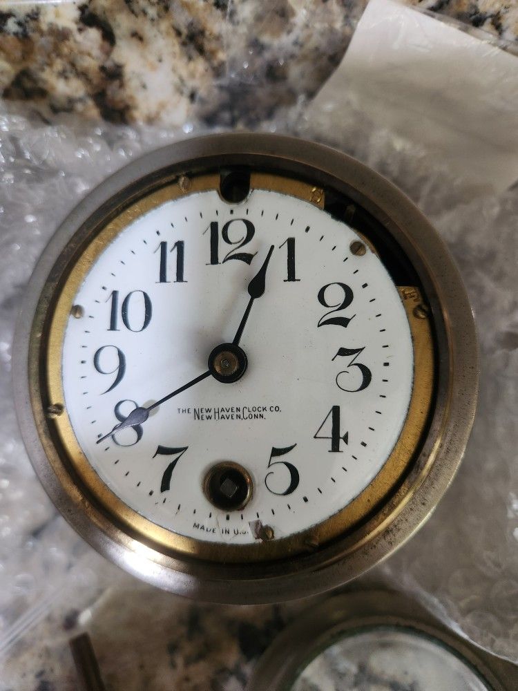 8 Day Antique Wind Up Clock