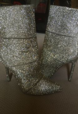 Botas color gray con cristal very nice zise 6 M