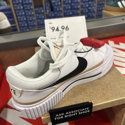 Nike Women’s Court Legacy