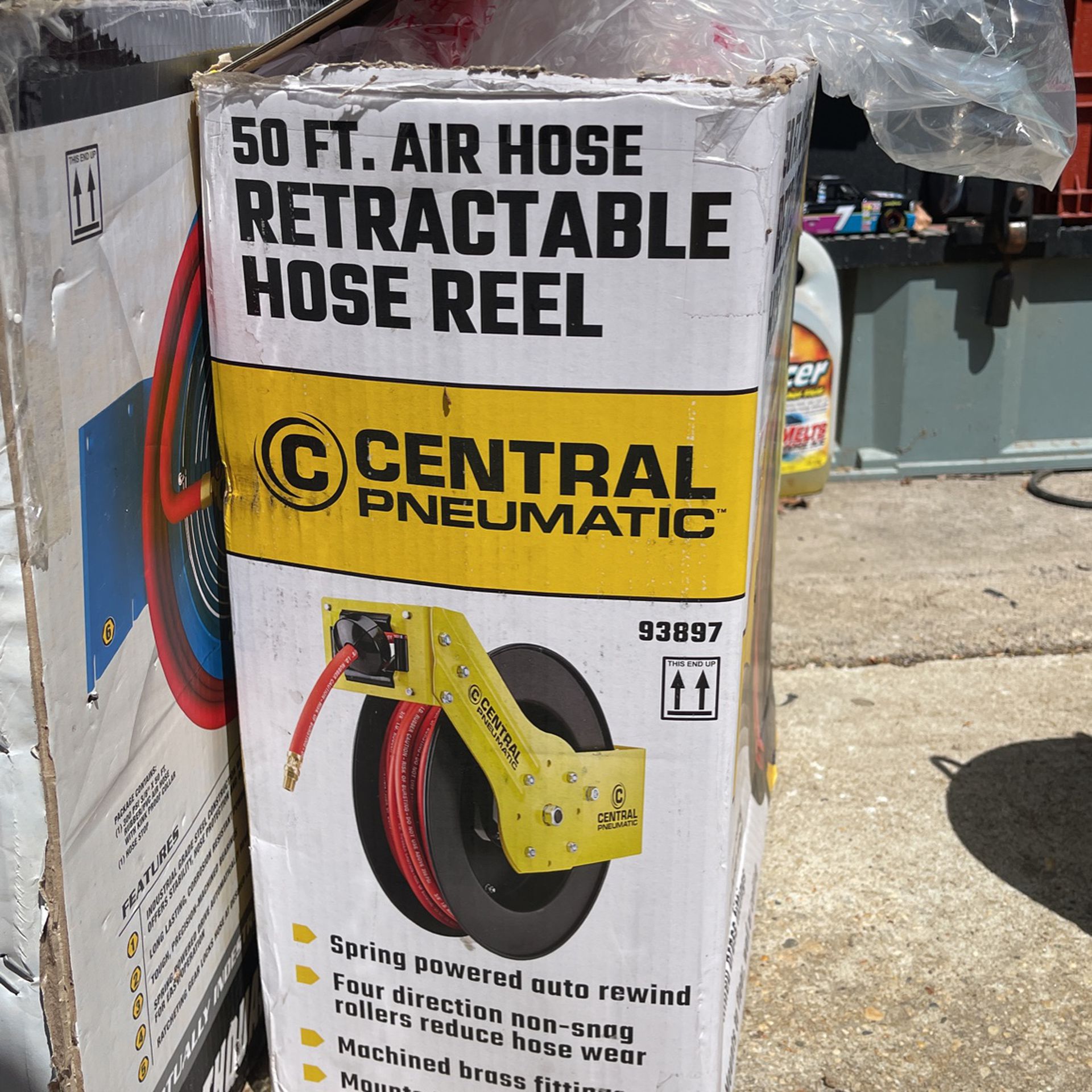 Retractable air hose