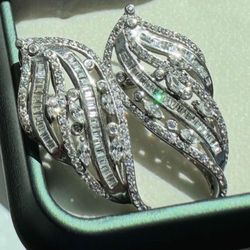 New Silver set of Earrings and Medal / Unworn