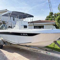 23’ Carolina Skiff Ultra Elite CC Edition with a powerful 200 HP Yamaha Four Stroke 