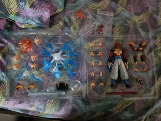 Shfiguarts Kamione Walk Fu 03B Translucent/Pearlescent SS4 Gogeta (Pick Up In Shafter)