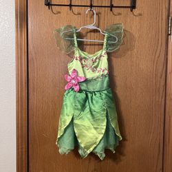 Little girls, Tinker Bell costume
