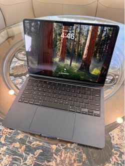 Apple MacBook Air 13" M2 Like New