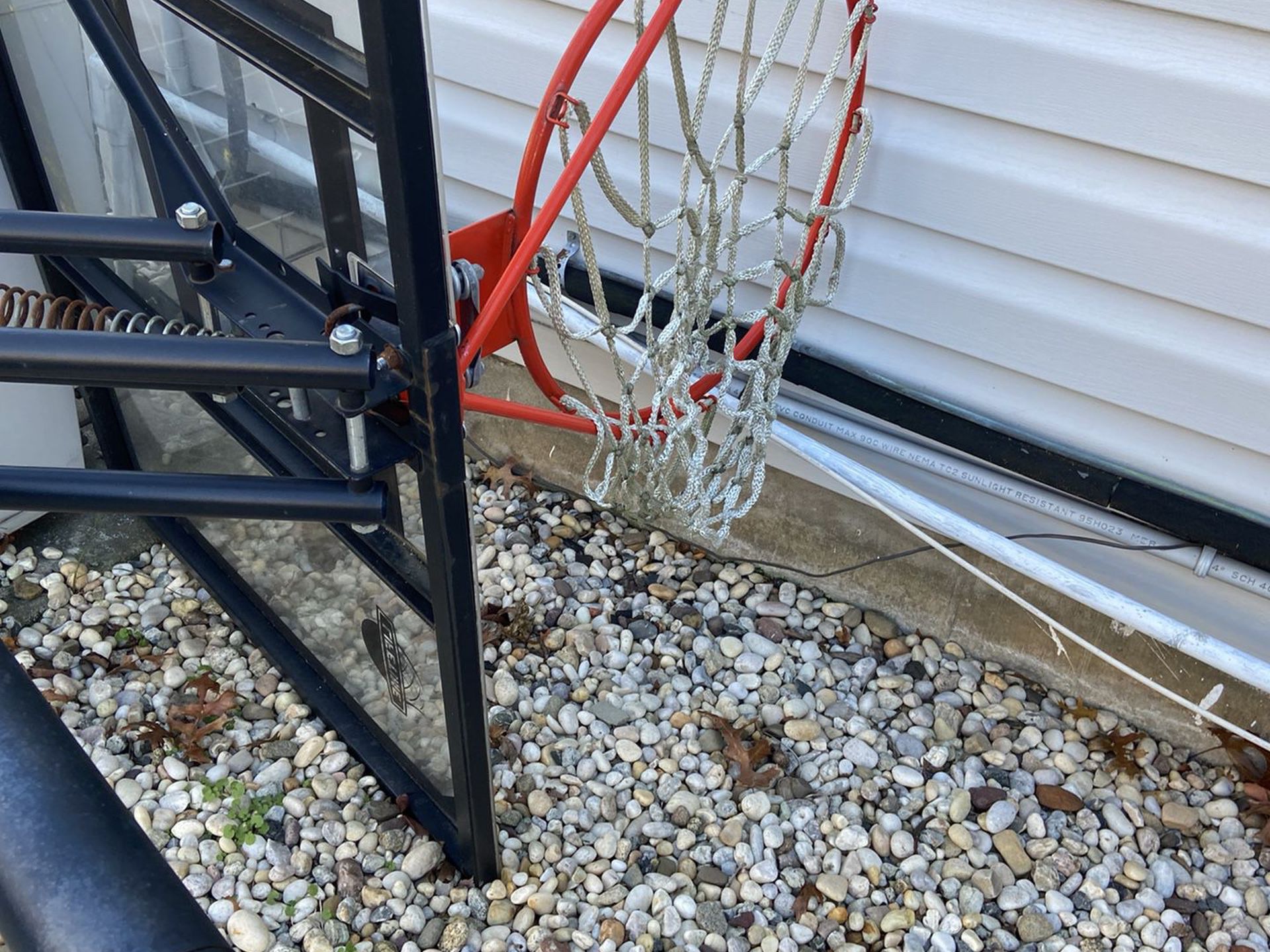 Free standing weighted basketball net /hoop/stand