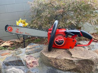 Homelite Super E-Z Automatic chainsaw with a 17-inch bar