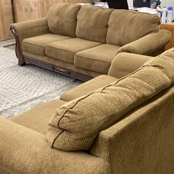Used couch and love seat set / free delivery